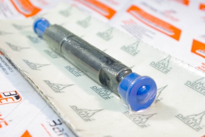 04236686 Форсунка топливная Инжектор INJECTOR для DEUTZ 914 Взаимозаменяемые номера: 0423 6686, 0423-6686